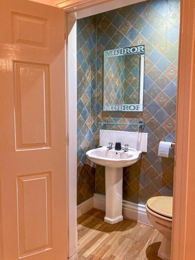 Central Chester Bedrooms エクステリア 写真
