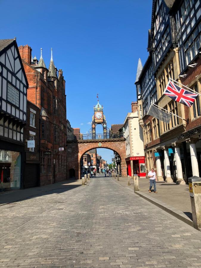 Central Chester Bedrooms エクステリア 写真