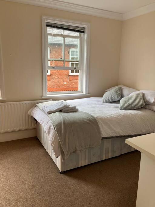 Central Chester Bedrooms エクステリア 写真