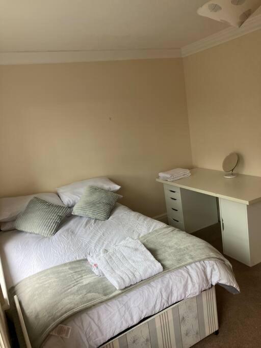 Central Chester Bedrooms エクステリア 写真