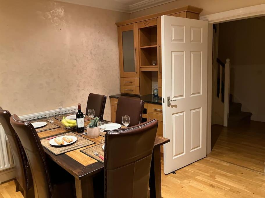 Central Chester Bedrooms エクステリア 写真